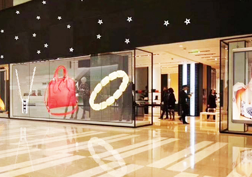 LED透明屏廣告機的亮度應該如何選擇？